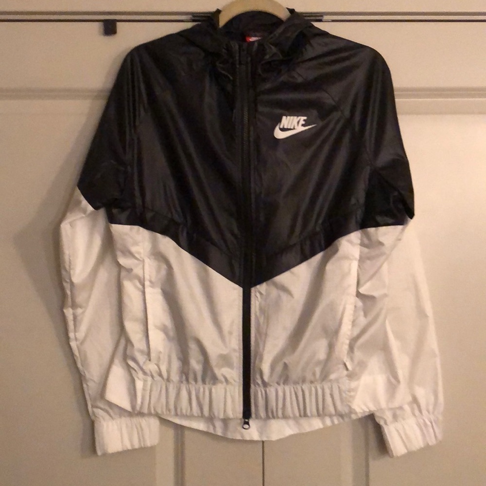 Nike Women’s Windrunner Jacket